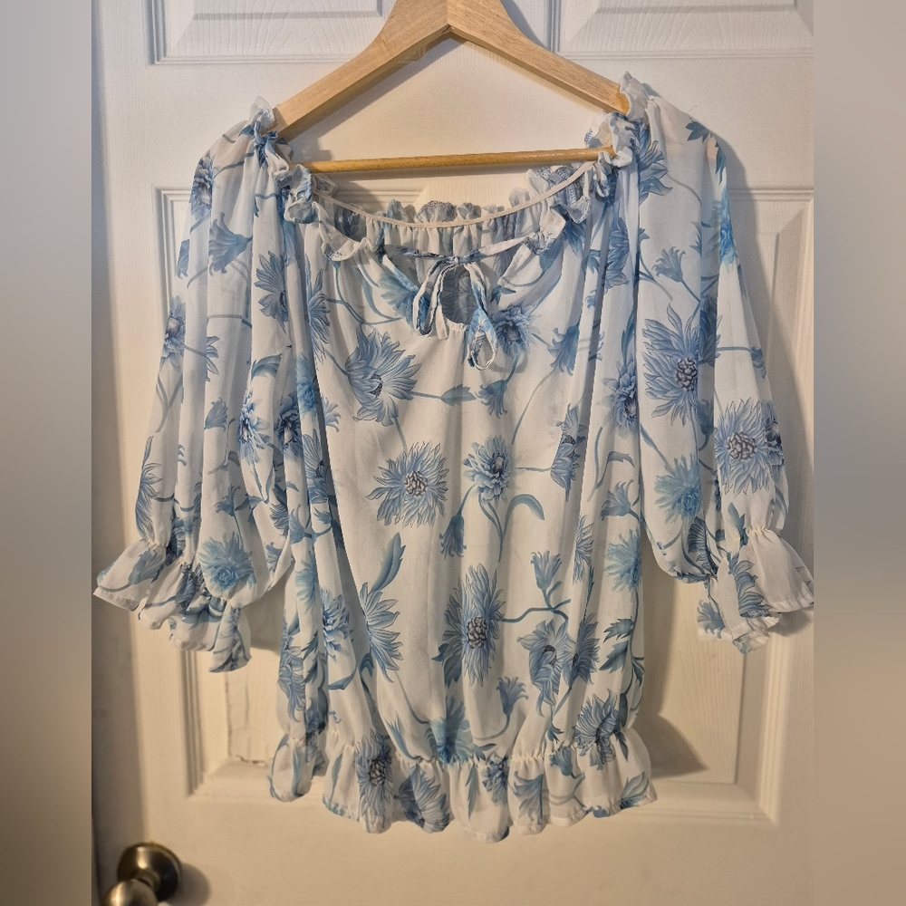 Women's Floral Blue and White Top Blouse Sz XL